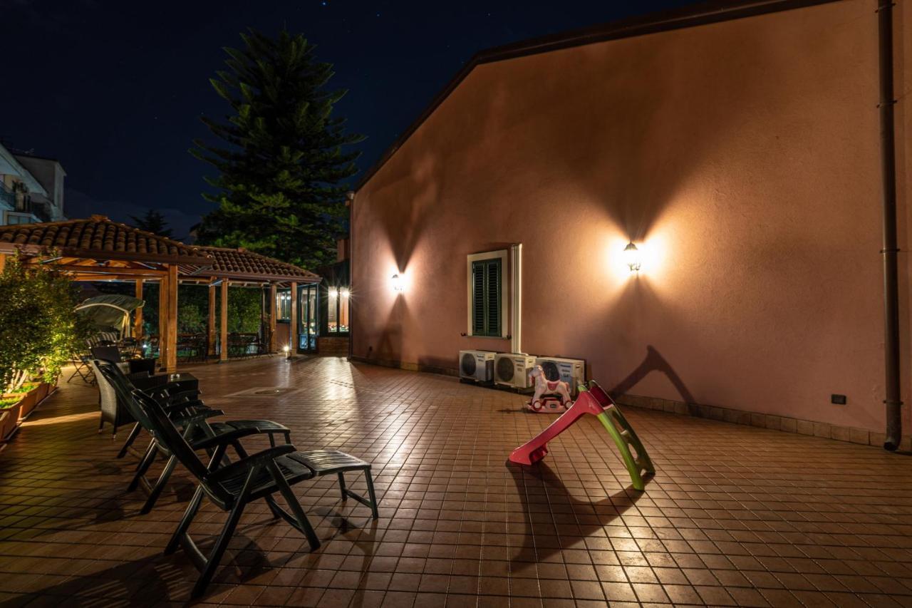 Alhambra - Guest House Di Charme Giarre Buitenkant foto